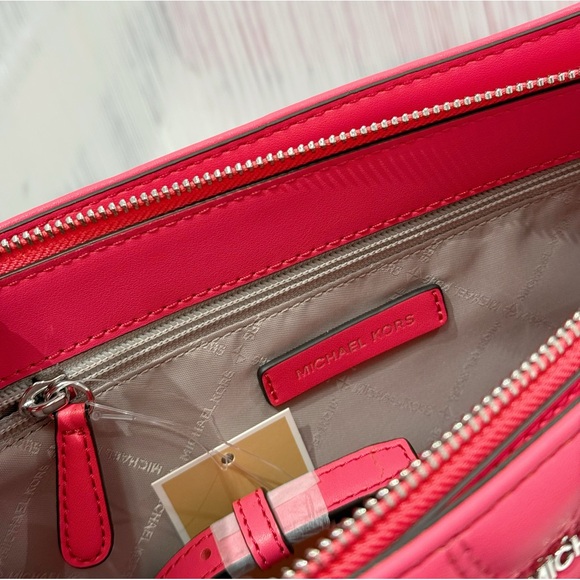 New set michael kors Sheila Medium Heart Embroidered Satchel and Coin Purse Set - Picture 10 of 12